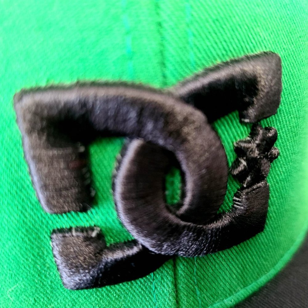 DC snapback hat - Picture 3 of 13